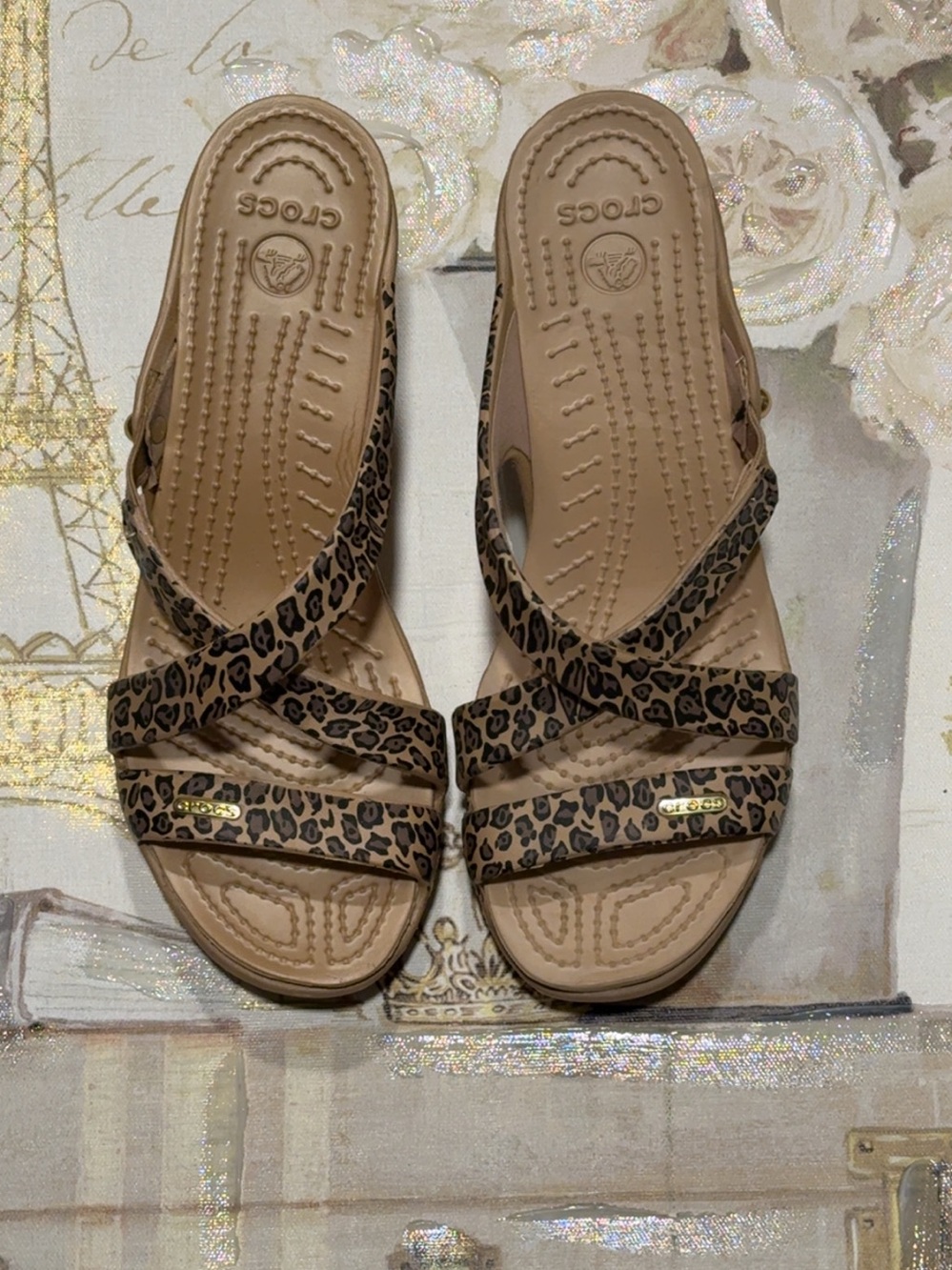 NWOT Crocs Cyprus IV
Leopard Heels Sandals Size 9
